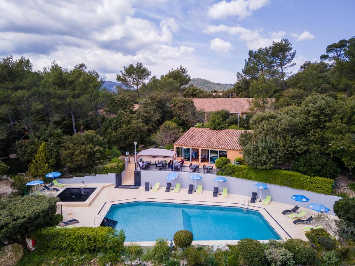 Les Arbousiers Village Hotel Provencal La Roquebrussanne Exterior photo