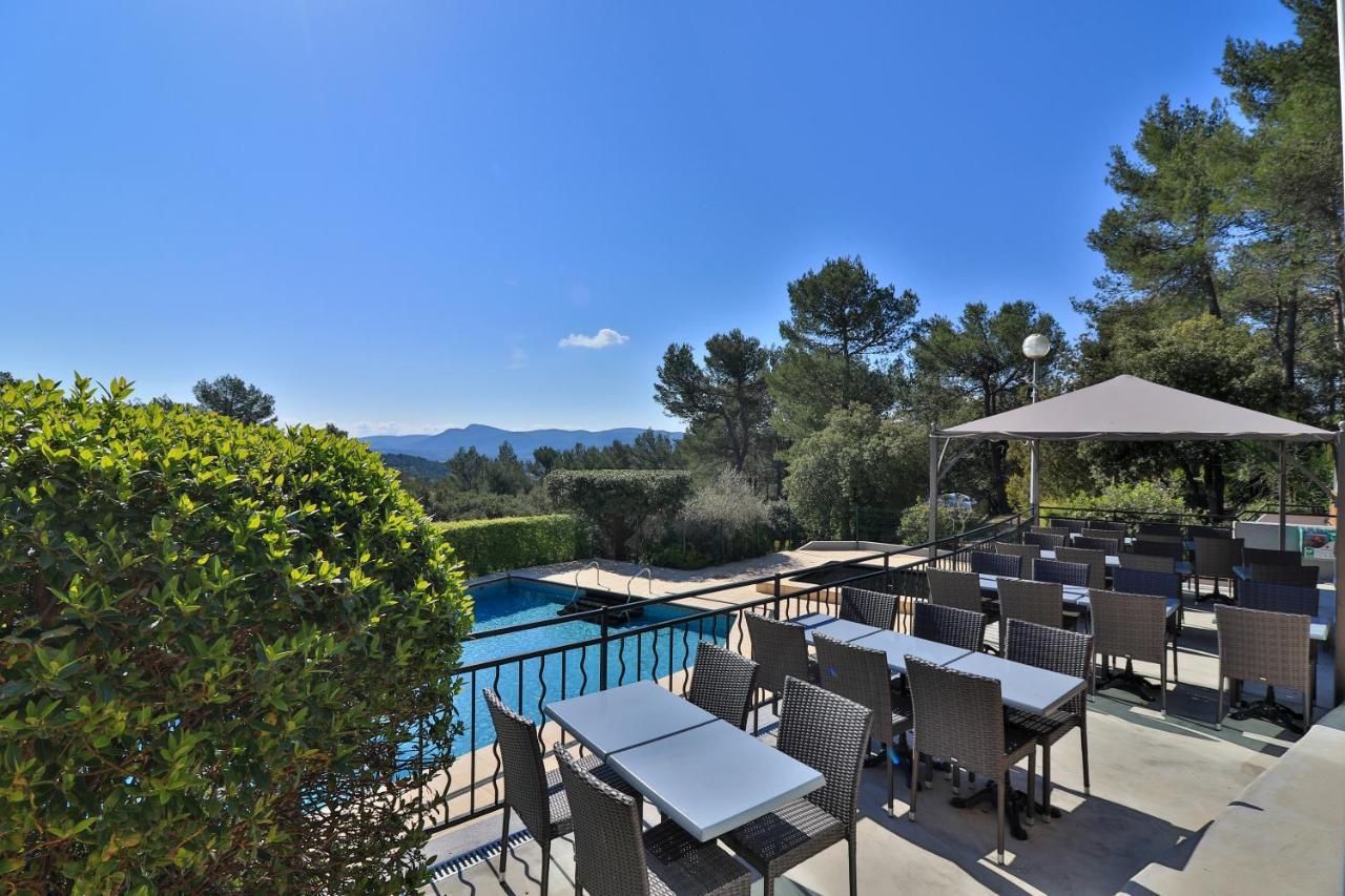 Les Arbousiers Village Hotel Provencal La Roquebrussanne Exterior photo